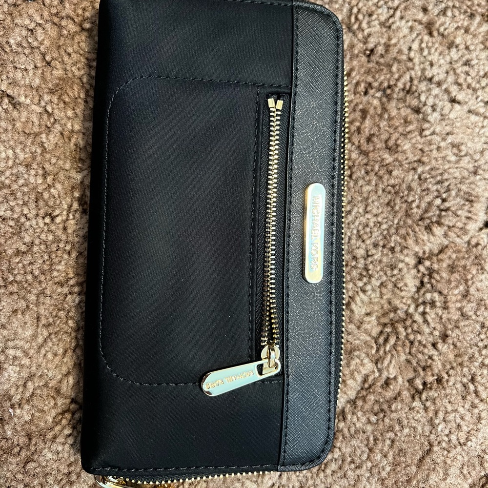 Michael kors nylon wallet